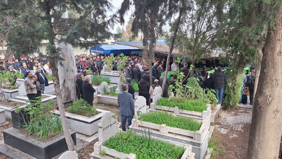 Kartalkaya Kayak Merkezi'ndeki yangın faciasında hayatını kaybeden Mert Doğan ile eşi ve iki çocuğuna son veda - Resim: 8